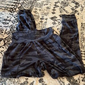 Athleta Salutation Jogger size XS